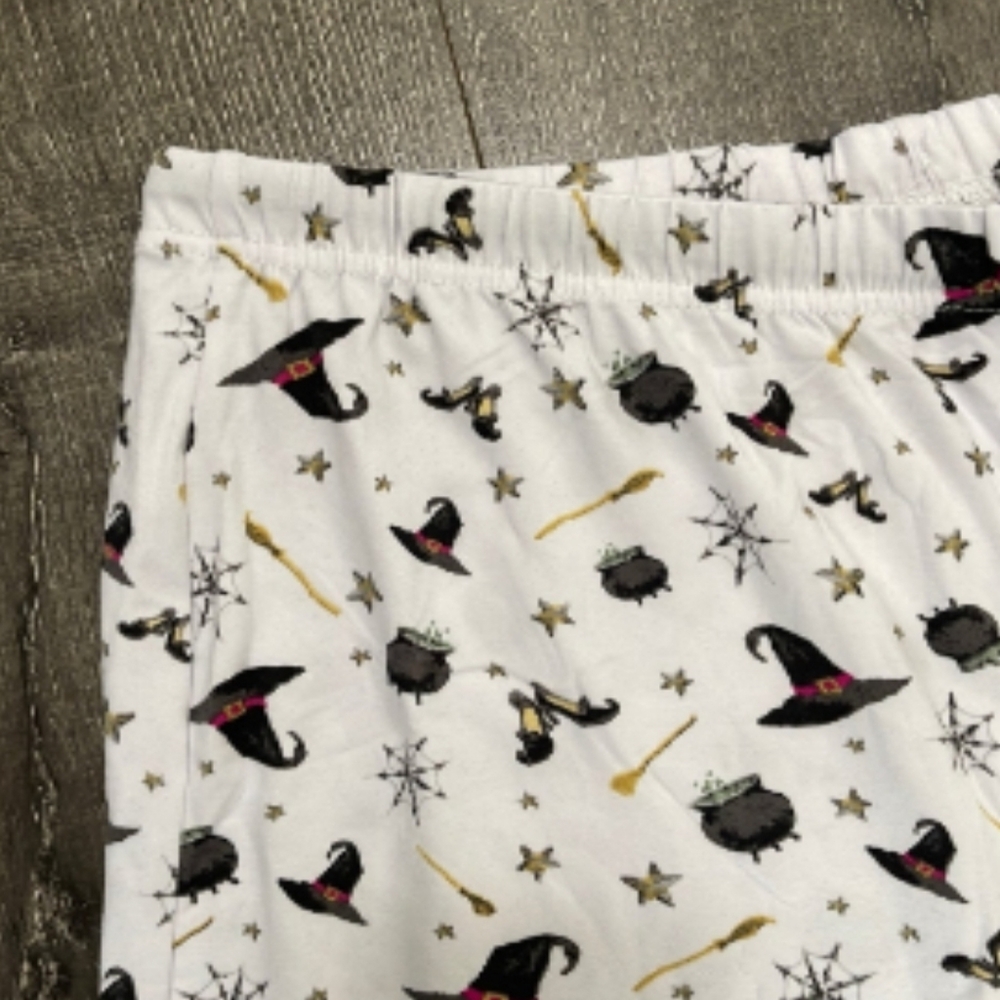 Hocus Pocus Pajama Set - NWT - Rae Dunn - Medium - Picture 7 of 8